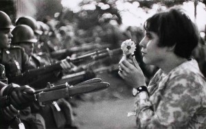 La jeune fille à la fleur, Marc Riboud