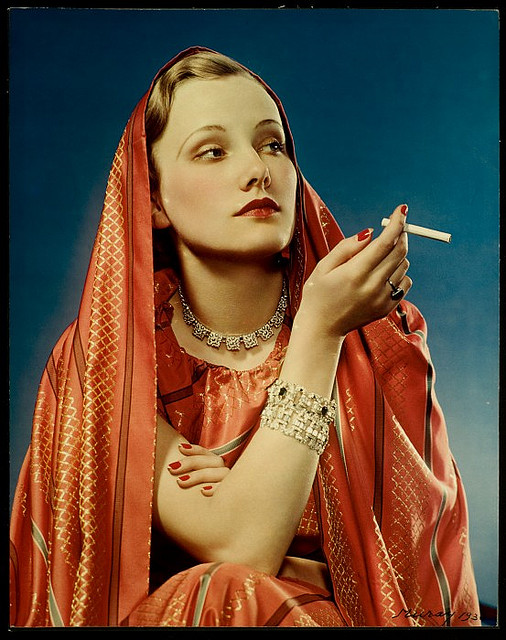 Nickolas Muray, "Lucky strike, la fille en rouge", 1939