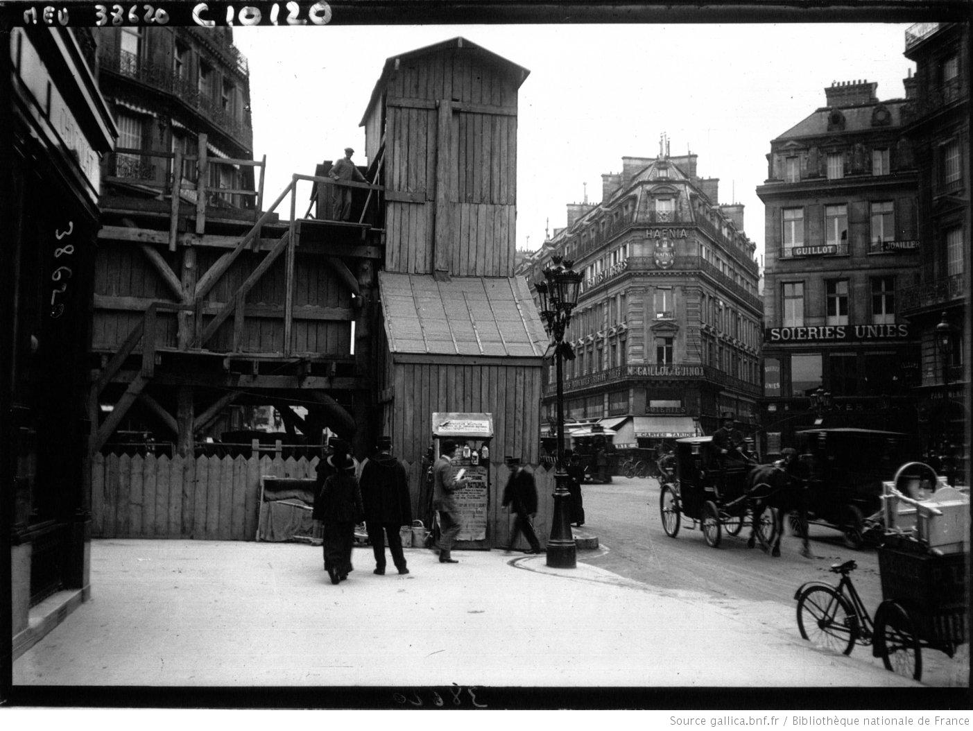 Galerie souterraine vue depuis la surface, construction du métro parisien, Agence de presse Meurisse, 1913, Bibliothèque nationale de France, département Estampes et photographie, EI-13(2499)