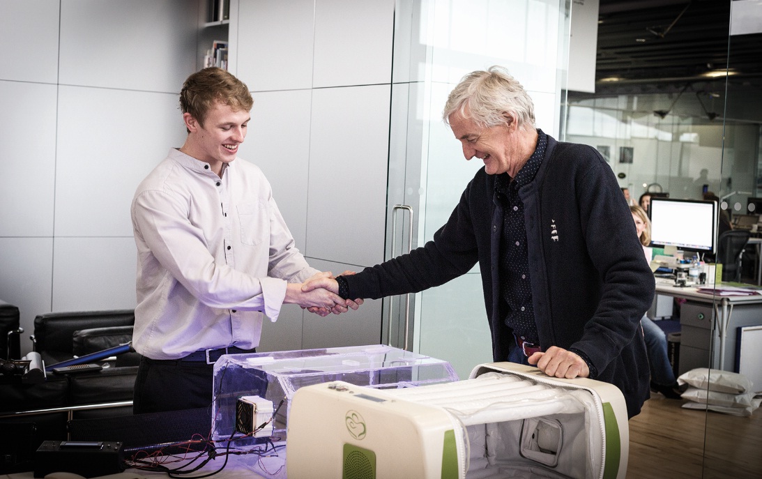 James Roberts rencontre James Dyson