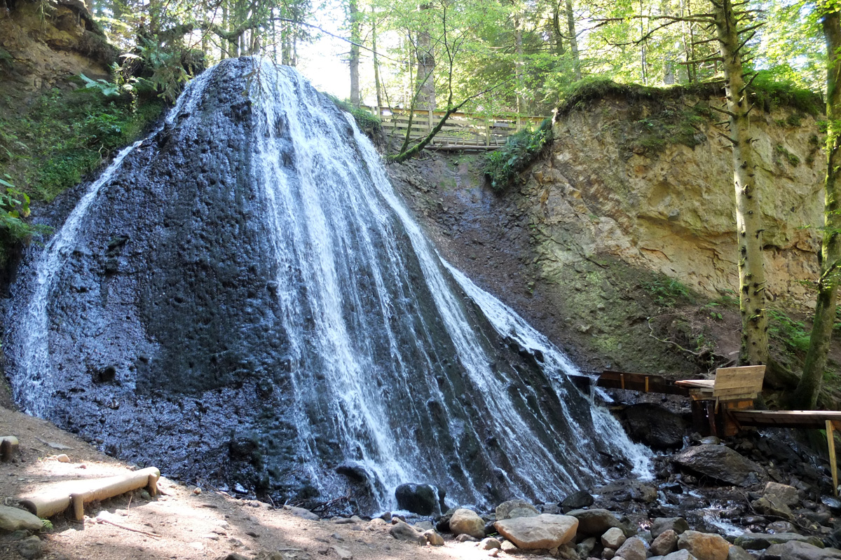 Un aqueduc de sens à la cascade du Rossignolet