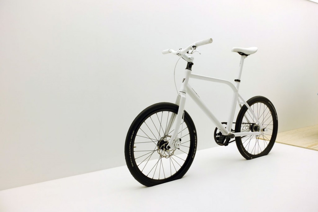Thin Bike. Design : Schindlelhauer and G. Hill