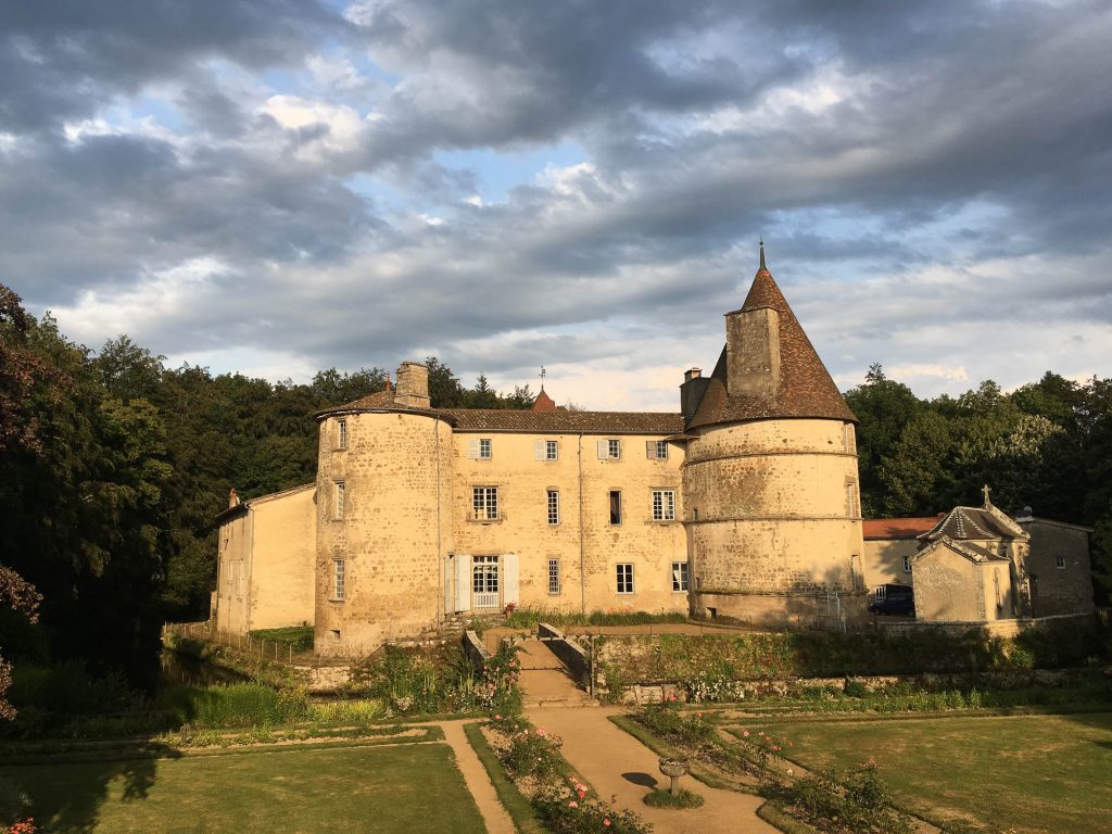 Le château des Martinanches, sur la commune de Saint-Dier-d'Auvergne - Juillet 2016