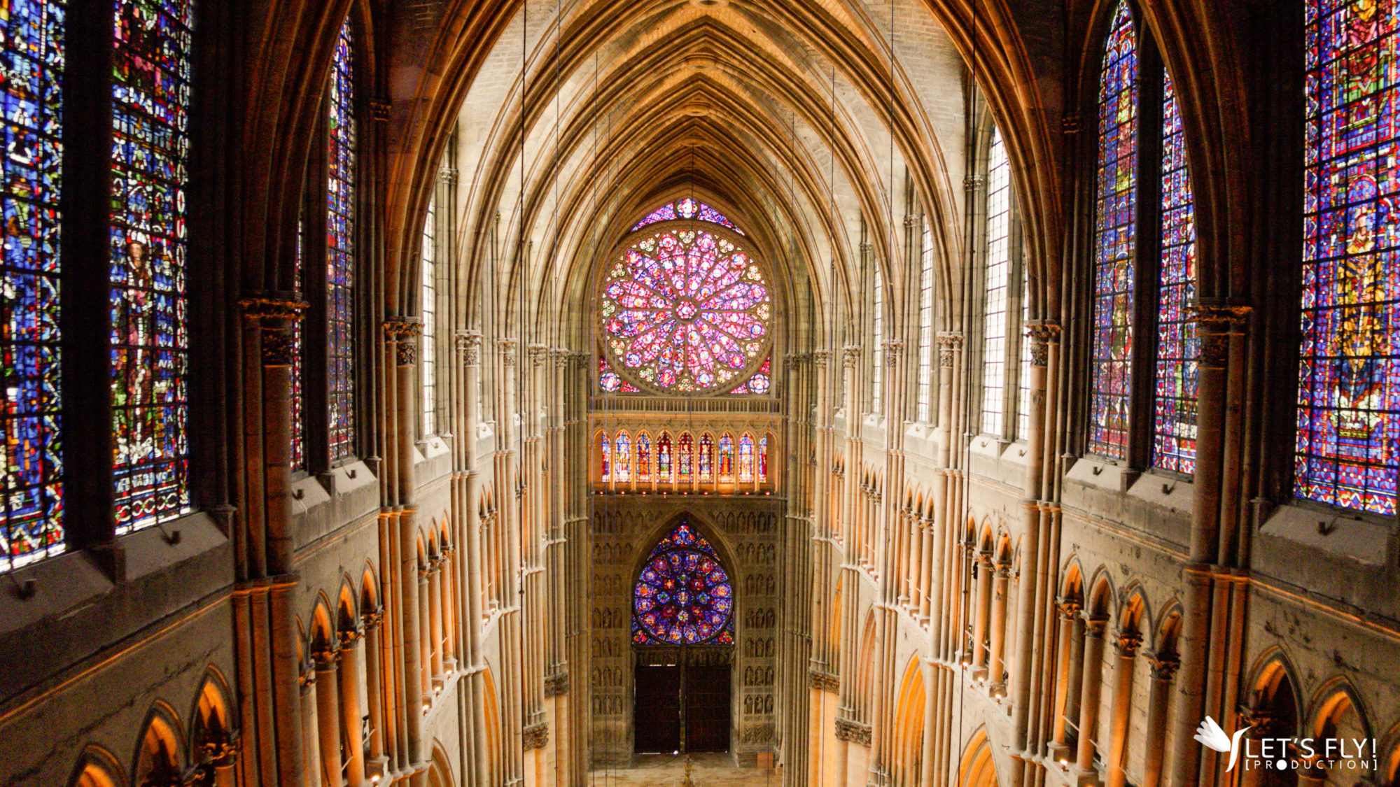 Vue du ciel, la cathédrale de Reims comme vous ne l’avez jamais vue !