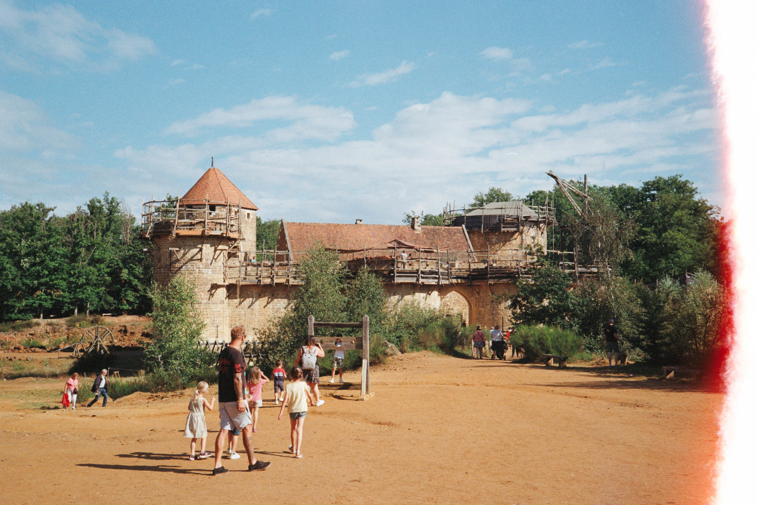 Visiter Guédelon – Tourisme chien friendly